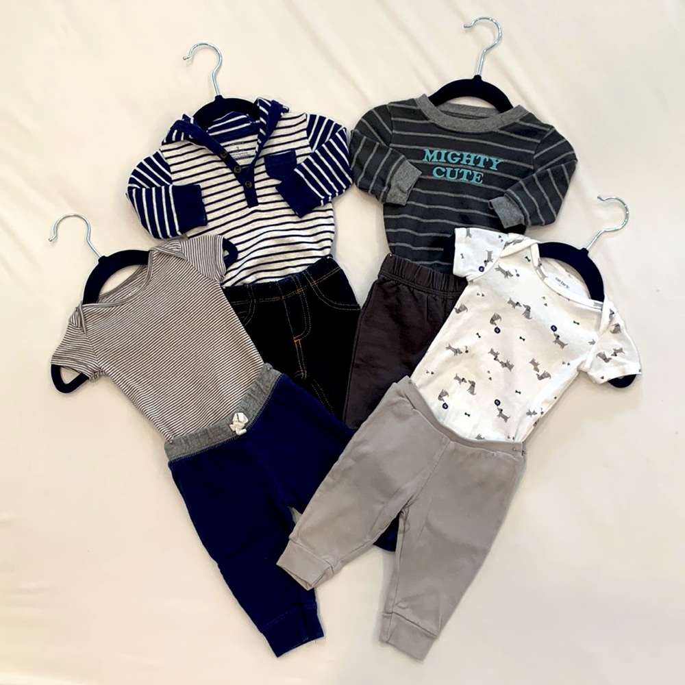 Carter’s 8 pieces all 3 months. 2 Short and 2 long sleeves bodysuits w/ 4 pants.